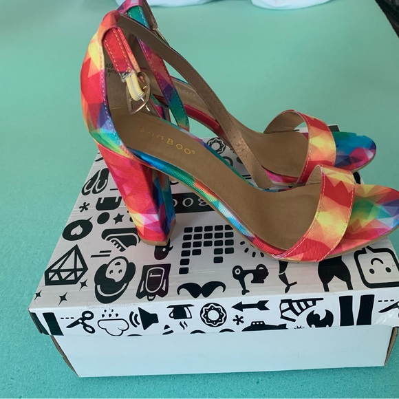 Bamboo shoes - Picture 2 of 3